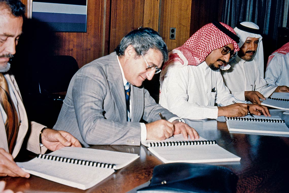 Signature du contrat SAQ, 1980.