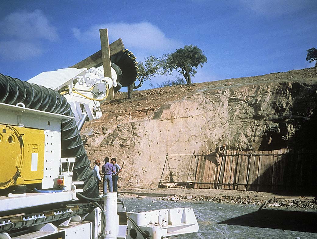 Un tunnelier Jumbo à Neves Corvo (Portugal). © BRGM